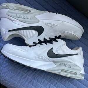 Nike Air Max Excee
MSRP $99
Size 12D
Worn once